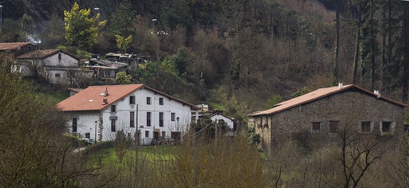 Uribetxeberri, aurrealde zuria duena, eta Launtsaras